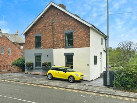 Newton Road, Burton-on-Trent, DE15