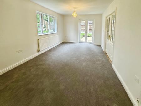 4 bedroom Detached house for sale in Newton Road, Burton-on-Trent, DE15