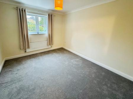4 bedroom Detached house for sale in Newton Road, Burton-on-Trent, DE15