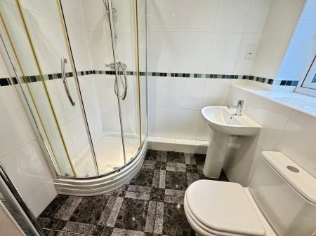 4 bedroom Detached house for sale in Newton Road, Burton-on-Trent, DE15