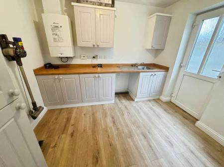 4 bedroom Detached house for sale in Newton Road, Burton-on-Trent, DE15