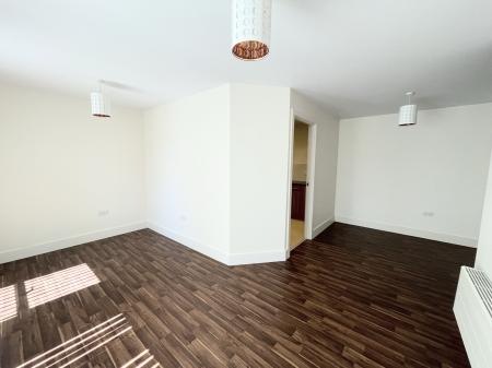 2 bedroom Flat for sale in Oaklands Village, Swadlincote, Derbyshire, DE11