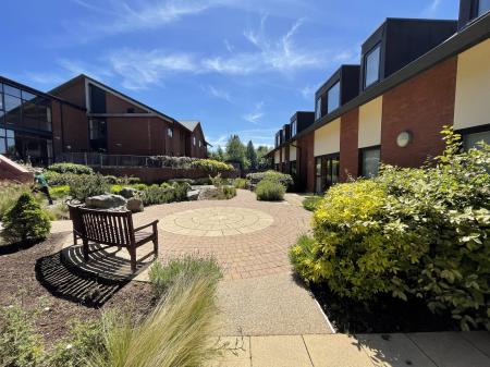 2 bedroom Flat for sale in Oaklands Village, Swadlincote, Derbyshire, DE11