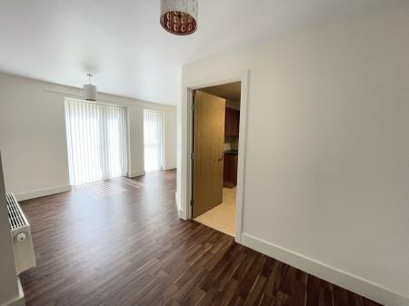 2 bedroom Flat for sale in Oaklands Village, Swadlincote, Derbyshire, DE11