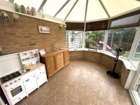 3 bedroom Semi-detached house for sale in Penkridge Road, Church Gresley, Swadlincote, DE11