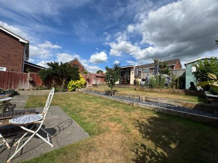 4 bedroom Detached house for sale in Queens Drive, Midway, Swadlincote, DE11