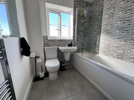 3 bedroom Semi-detached house for sale in Rosliston Road, Stapenhill, Burton-on-Trent, DE15