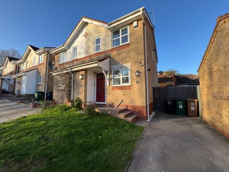 Silkstone Close, Church Gresley, Swadlincote, DE11
