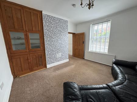 4 bedroom Detached house for sale in Stanton Road, Stapenhill, Burton-on-Trent, DE15