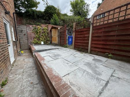 4 bedroom Detached house for sale in Stanton Road, Stapenhill, Burton-on-Trent, DE15