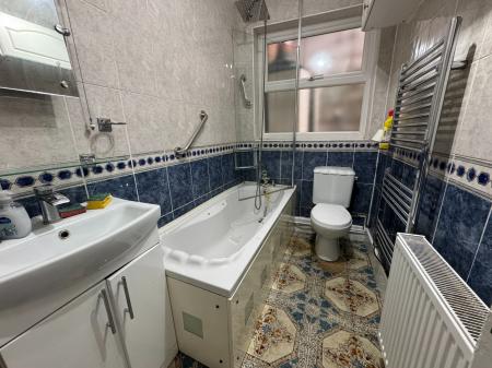 4 bedroom Detached house for sale in Stanton Road, Stapenhill, Burton-on-Trent, DE15