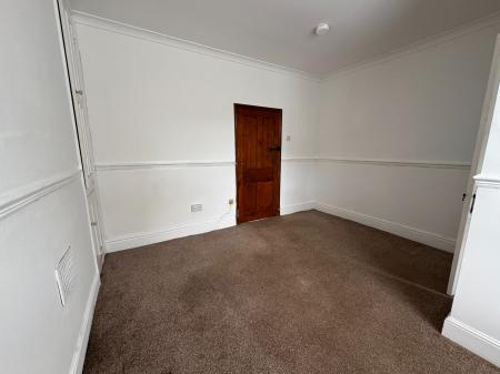 4 bedroom Detached house for sale in Stanton Road, Stapenhill, Burton-on-Trent, DE15