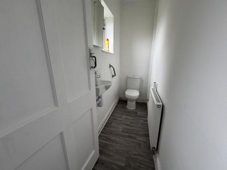 4 bedroom Detached house for sale in Stanton Road, Stapenhill, Burton-on-Trent, DE15