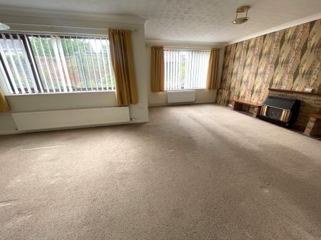 4 bedroom Detached house for sale in The Drive, Rolleston Road, Burton-on-Trent, DE13