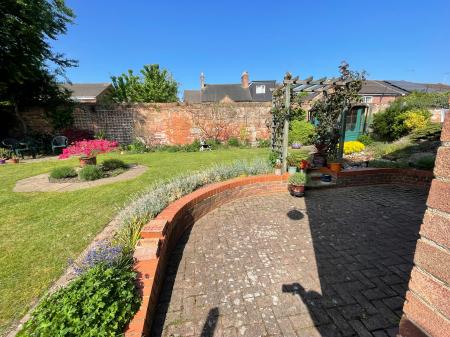 4 bedroom Detached house for sale in The Drive, Rolleston Road, Burton-on-Trent, DE13