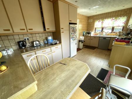 4 bedroom Detached house for sale in The Drive, Rolleston Road, Burton-on-Trent, DE13