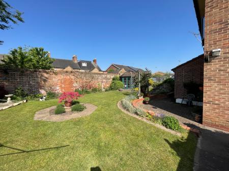 4 bedroom Detached house for sale in The Drive, Rolleston Road, Burton-on-Trent, DE13