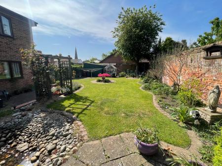 4 bedroom Detached house for sale in The Drive, Rolleston Road, Burton-on-Trent, DE13