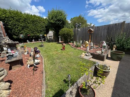 3 bedroom Semi-detached house for sale in The Rise, Newhall, Swadlincote, Derbyshire, DE11