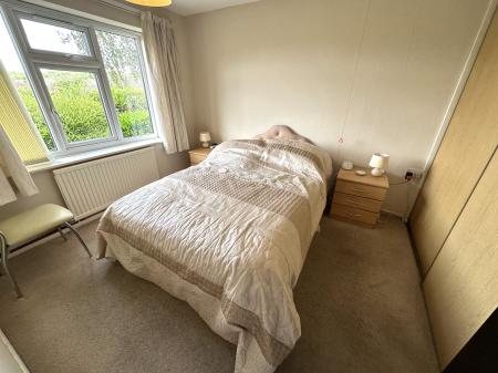 2 bedroom Semi-detached bungalow for sale in The Wickets, Stapenhill, Burton-on-Trent, DE15