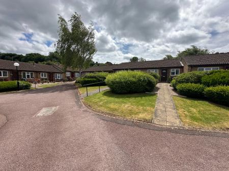 2 bedroom Semi-detached bungalow for sale in The Wickets, Stapenhill, Burton-on-Trent, DE15