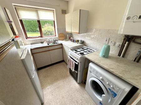 2 bedroom Semi-detached bungalow for sale in The Wickets, Stapenhill, Burton-on-Trent, DE15
