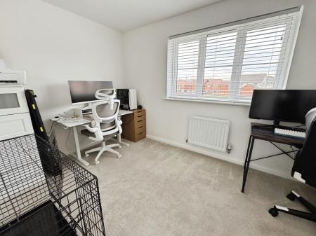 2 bedroom Semi-detached house for sale in Thorneywood Road, Drakelow, Burton-on-Trent, DE15