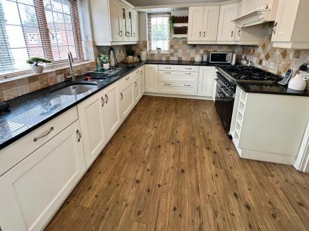 3 bedroom Detached bungalow for sale in Tower Road, Burton-on-Trent, DE15