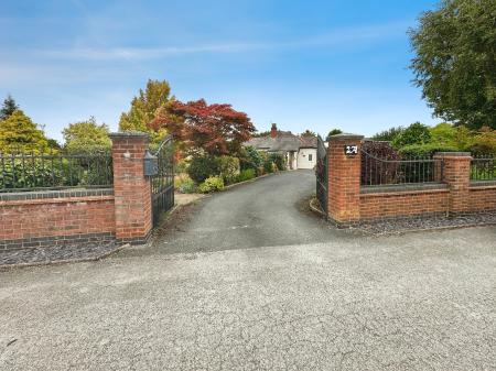 3 bedroom Detached bungalow for sale in Tower Road, Burton-on-Trent, DE15