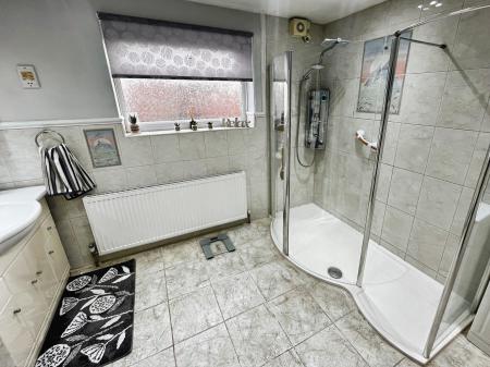 3 bedroom Detached house for sale in Wood Lane, Newhall, Swadlincote, Derbyshire, DE11