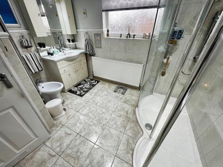 3 bedroom Detached house for sale in Wood Lane, Newhall, Swadlincote, Derbyshire, DE11