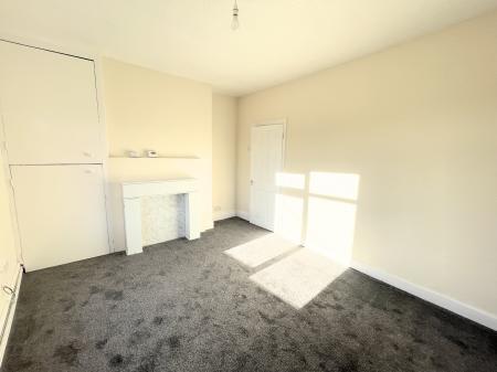 2 bedroom Flat to let in James Street, Swadlincote, DE11