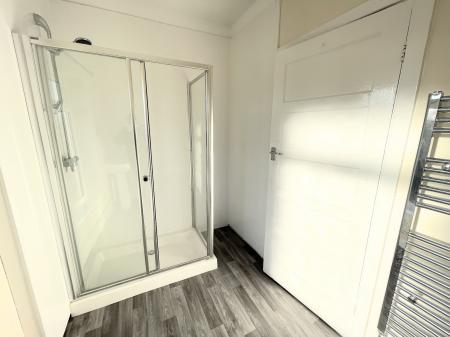 2 bedroom Flat to let in James Street, Swadlincote, DE11