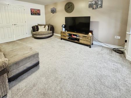 3 bedroom Town house for sale in Henley Grove, Swadlincote, Derbyshire, DE11