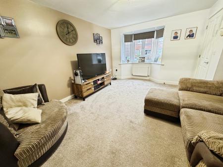 3 bedroom Town house for sale in Henley Grove, Swadlincote, Derbyshire, DE11