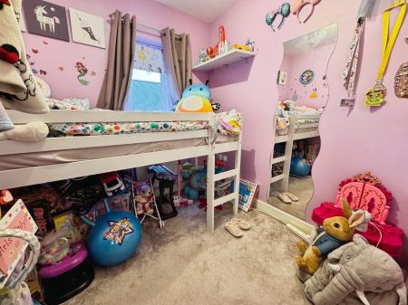 3 bedroom Town house for sale in Henley Grove, Swadlincote, Derbyshire, DE11