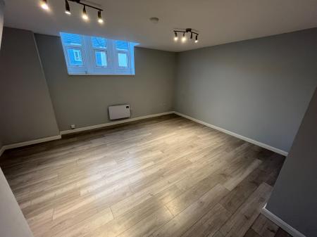 1 bedroom Duplex to let in Waterloo Street, Burton-On-Trent, DE14