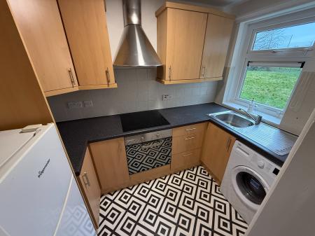 1 bedroom Studio flat to let in Small thorn Place, Woodville, DE11