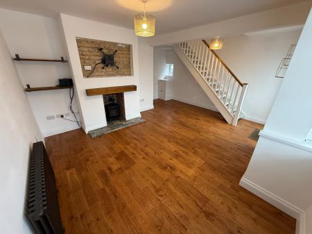 3 bedroom Semi-detached house to let in Dundee Road, Midway, DE11