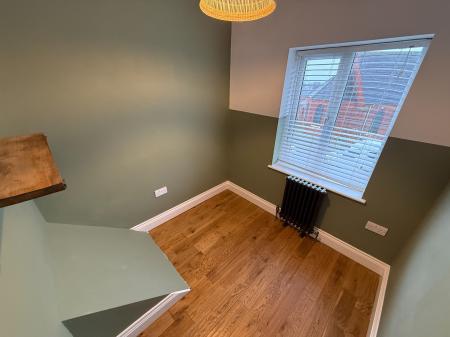 3 bedroom Semi-detached house to let in Dundee Road, Midway, DE11