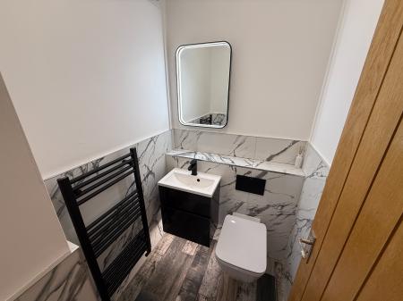 3 bedroom Semi-detached house to let in Dundee Road, Midway, DE11