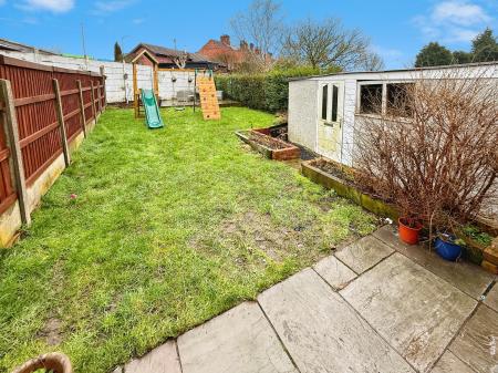 3 bedroom Semi-detached house to let in Dundee Road, Midway, DE11