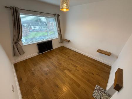 3 bedroom Semi-detached house to let in Dundee Road, Midway, DE11