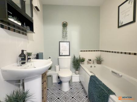 2 bedroom Flat for sale in Adam Morris Way, Coalville, LE67