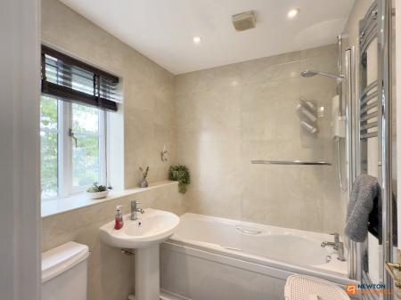 3 bedroom Detached house for sale in Alvis Dale, Rothley, LE7