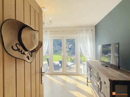 5 bedroom Detached house for sale in Abbotts Oak Drive, Coalville, LE67