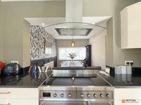 5 bedroom Detached house for sale in Abbotts Oak Drive, Coalville, LE67