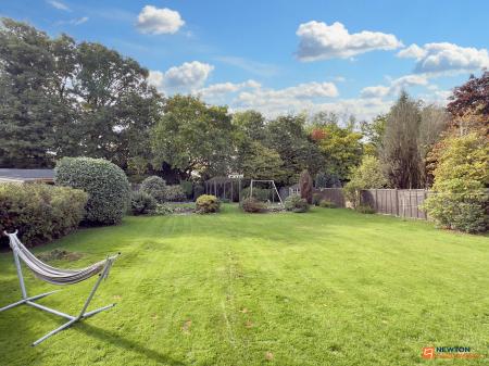 5 bedroom Detached house for sale in Abbotts Oak Drive, Coalville, LE67