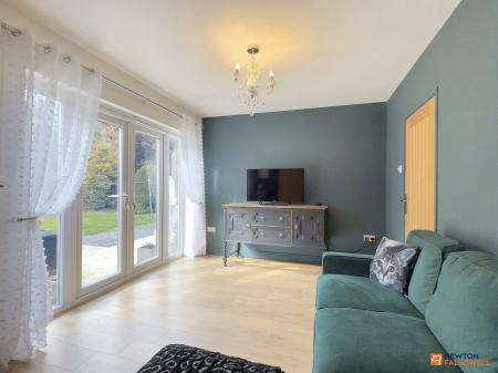 5 bedroom Detached house for sale in Abbotts Oak Drive, Coalville, LE67