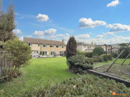 5 bedroom Detached house for sale in Abbotts Oak Drive, Coalville, LE67